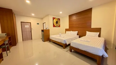 豪华三人间 — Baan Phu Chalong Place